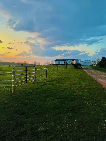 E8946 HWY 22, Bear Creek, WI 54922