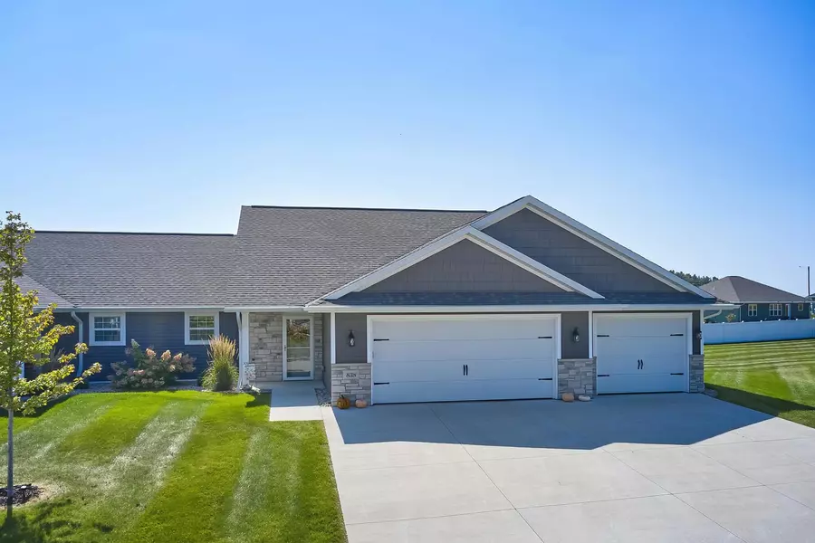 838 SHARON LN, Pulaski, WI 54162