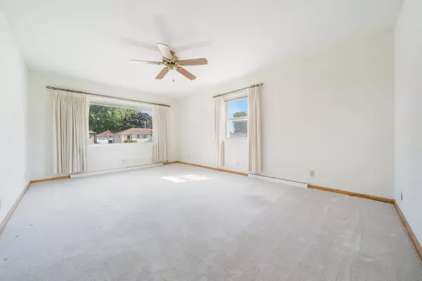 Neenah, WI 54956,117 ANDREW AVE