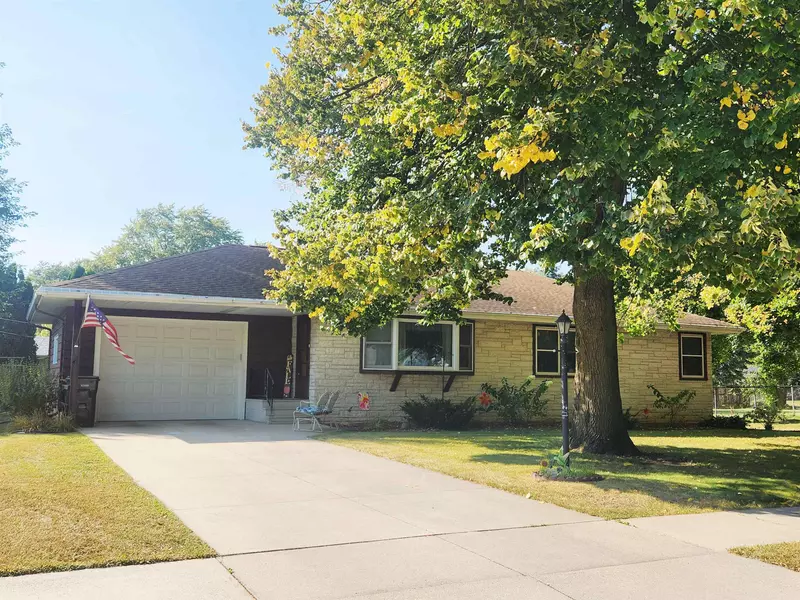 810 CHESTER PL, Fond Du Lac, WI 54935-5833