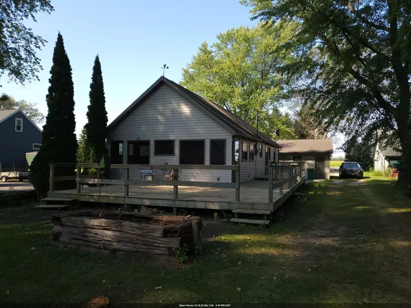 N8721 LAKESHORE DR, Fond Du Lac, WI 54935