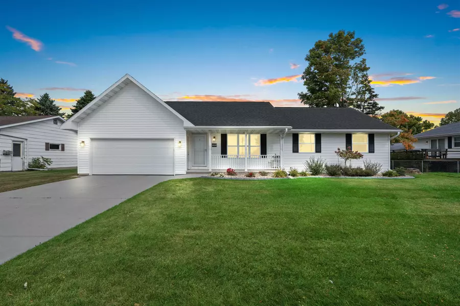 1305 CENTER ST, Kewaunee, WI 54216-1730