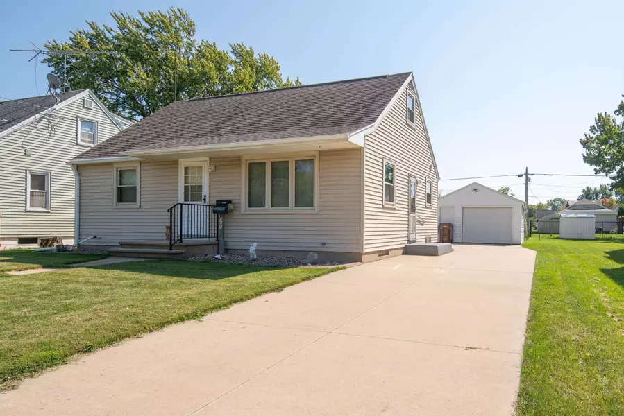 321 9TH ST, Menasha, WI 54952