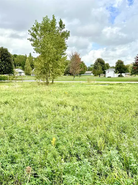 W2638 AUTUMN BLAZE TRL, Seymour, WI 54165