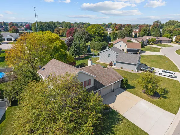 Appleton, WI 54915,241 N WOODSTOCK LN