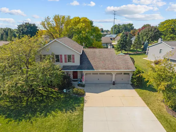 Appleton, WI 54915,241 N WOODSTOCK LN