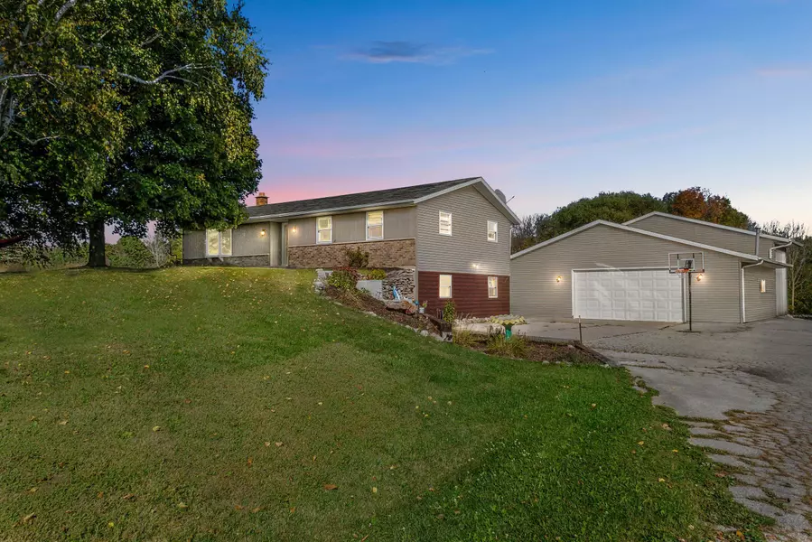 N5826 COUNTY LINE RD, Luxemburg, WI 54217