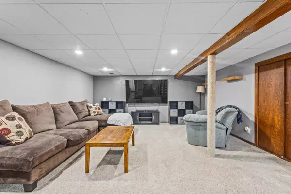 Appleton, WI 54915,706 E WILSON AVE