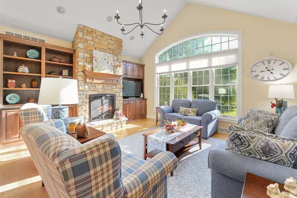 Oshkosh, WI 54904,1755 CROWN DR