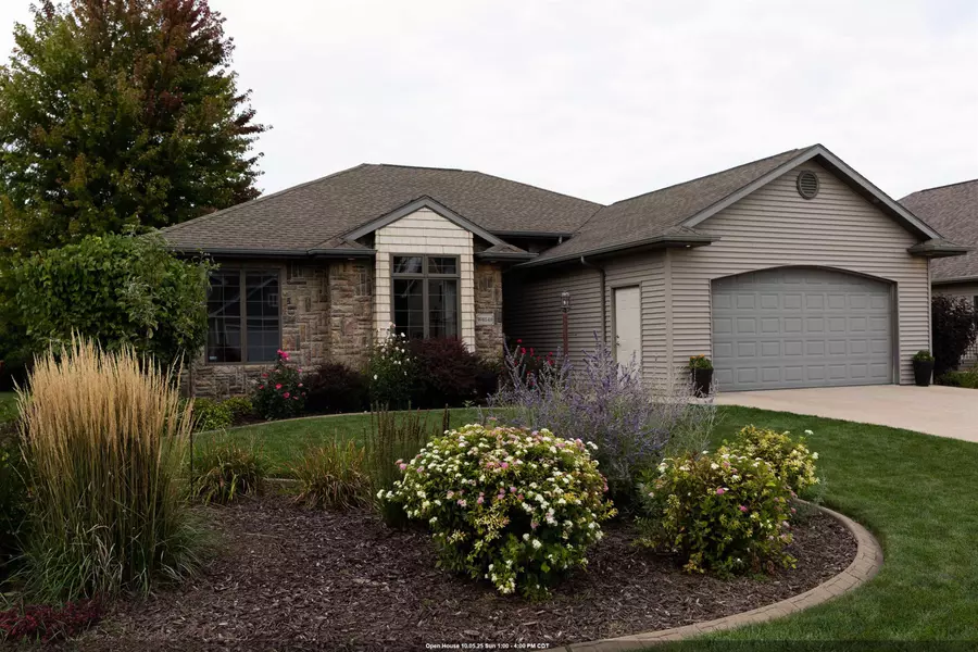 W6548 ETHAN DR, Appleton, WI 54915-4855