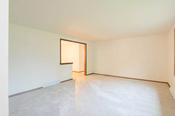 Green Bay, WI 54313,1577 CAROLE LN