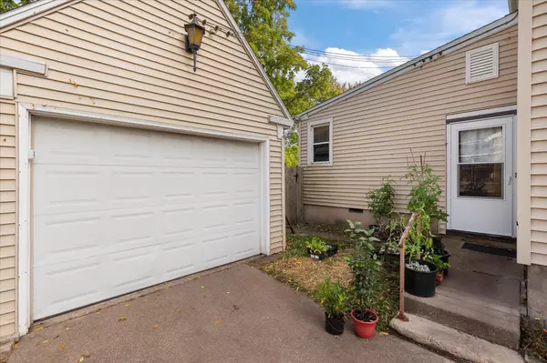 Oshkosh, WI 54901-2544,1610 JACKSON ST