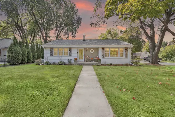 1202 RIDGEWAY BLVD, De Pere, WI 54115