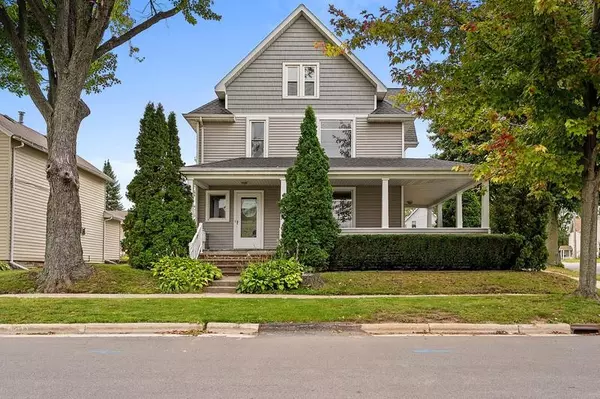 700 DESNOYER ST, Kaukauna, WI 54130
