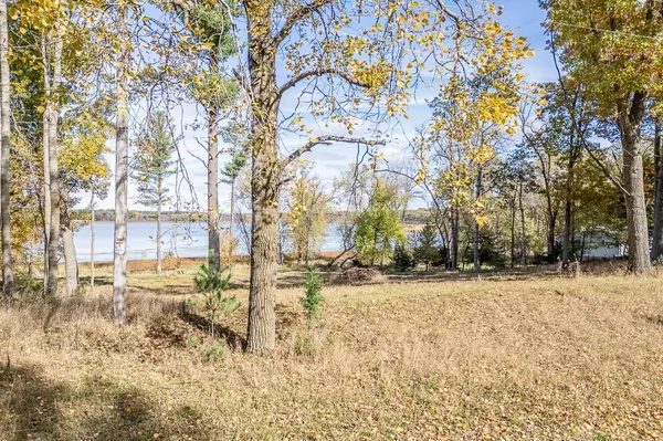 Weyauwega, WI 54983-0000,GUTH RD