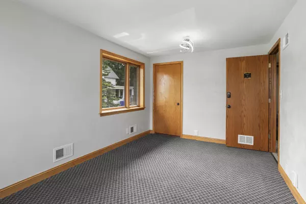 Appleton, WI 54914,400 S LINWOOD AVE #SUITE 6