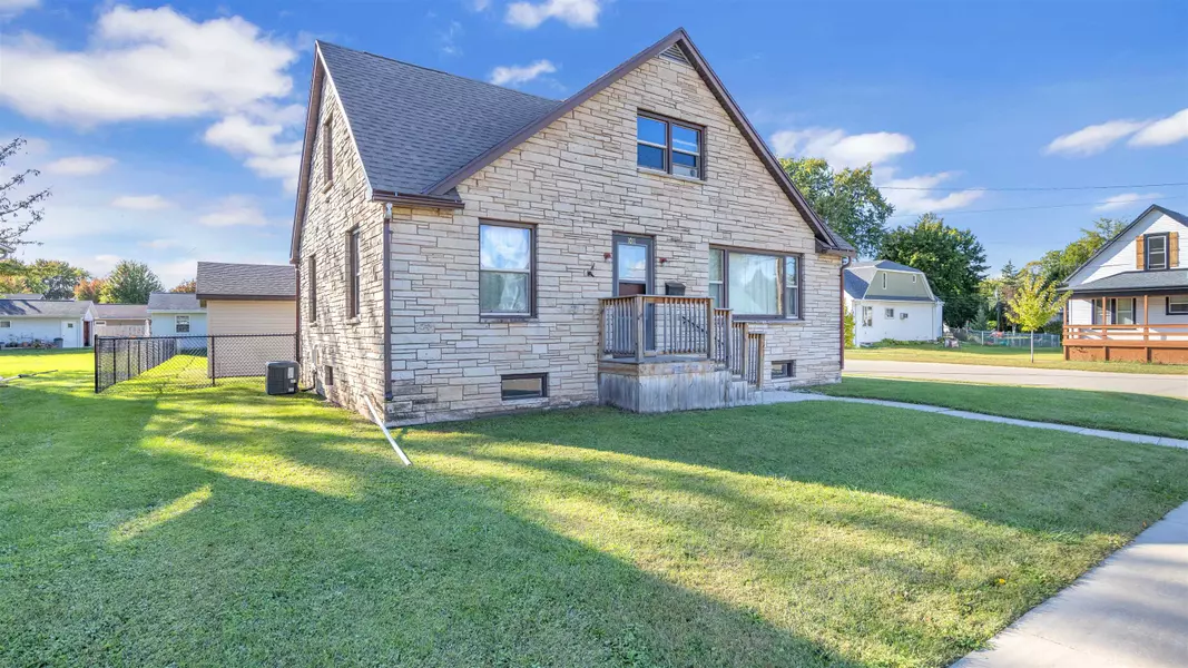 1011 BECHAUD AVE, North Fond Du Lac, WI 54937