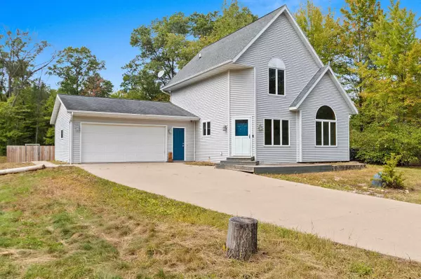 N7041 MENOMINEE DR, Shawano, WI 54166