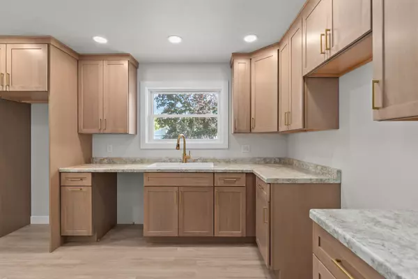 Oshkosh, WI 54902,1301 W 5TH AVE