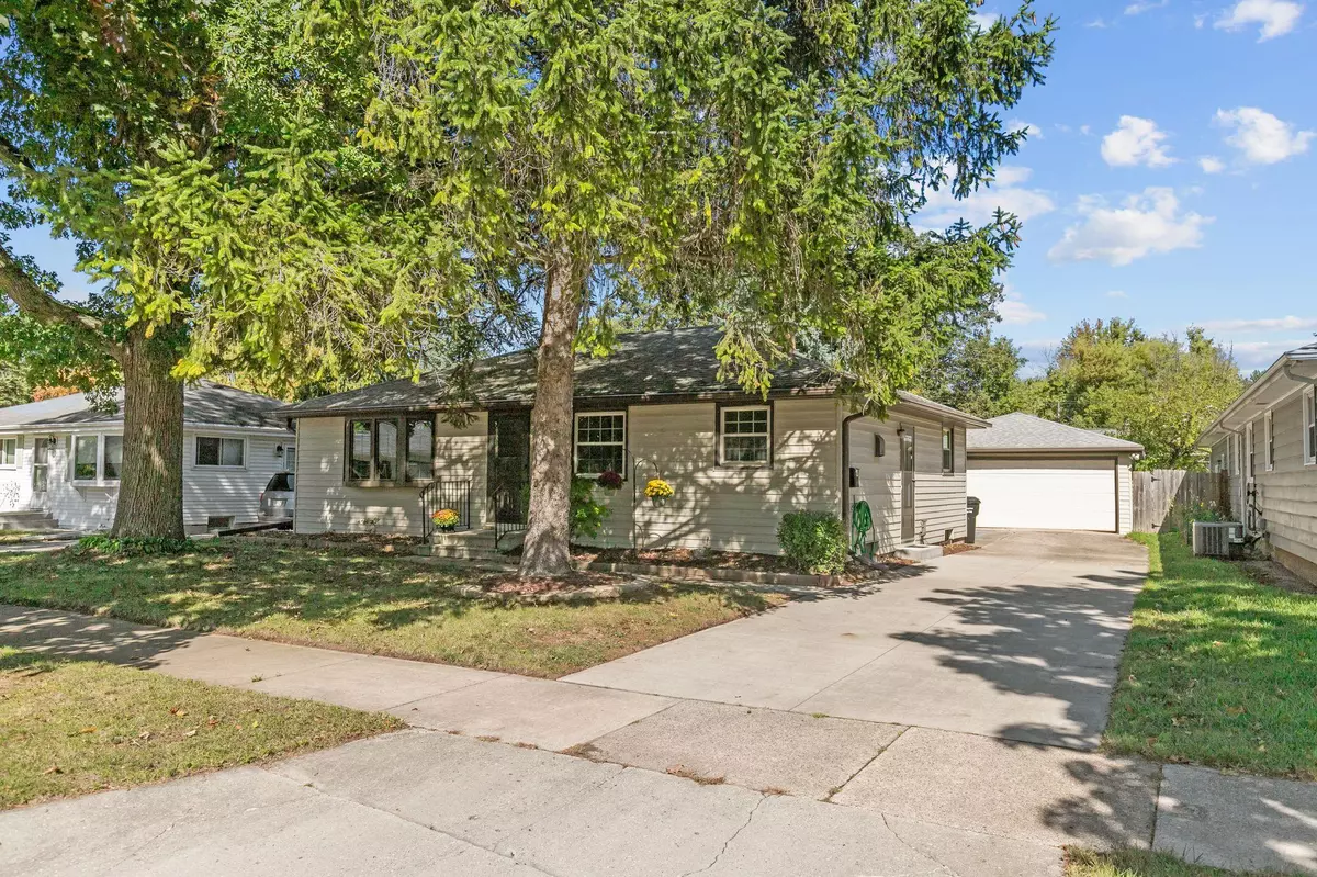 Appleton, WI 54915,324 E HOOVER AVE