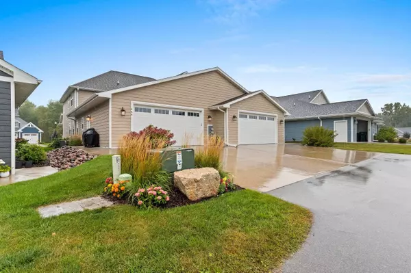 Green Bay, WI 54313-3302,664 OLIVE TREE DR