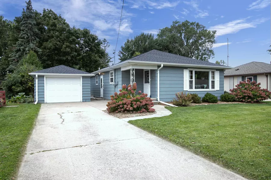 1743 N HELEN ST, Appleton, WI 54911