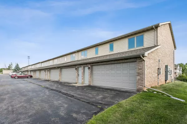 1690 DRUM CORPS DR, Menasha, WI 54952-1169