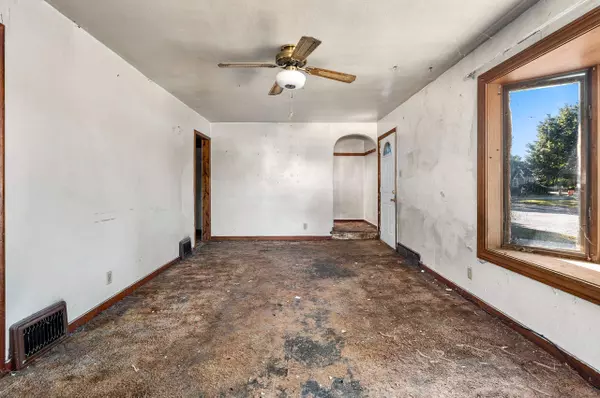 Green Bay, WI 54303,910 REED ST