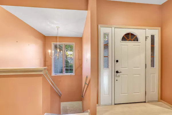 Green Bay, WI 54301-2400,1601 RUSTIC OAKS CT