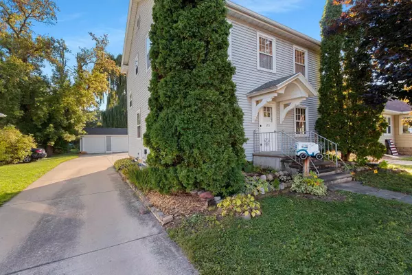 Green Bay, WI 54303-3028,1215 SHAWANO AVE