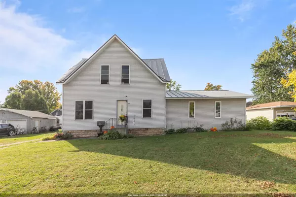 514 E BEACON AVE, New London, WI 54961