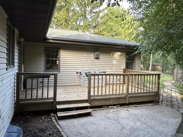 Neenah, WI 54956,964 HICKORY LN