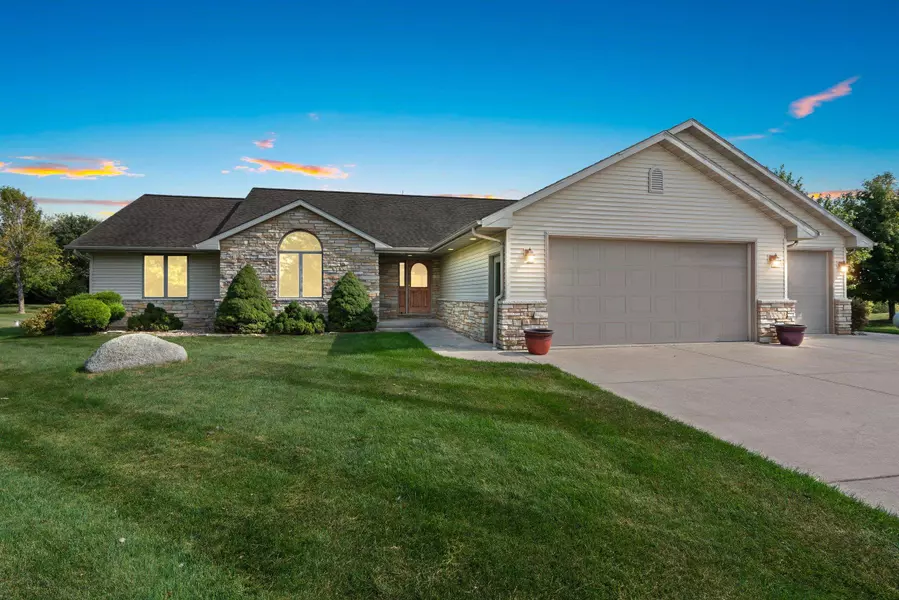 N3665 MAPLE LN, Eden, WI 54937