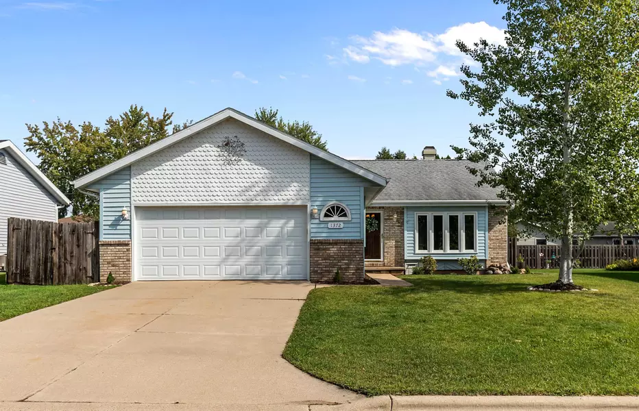 1372 BAYTREE LN, Neenah, WI 54956