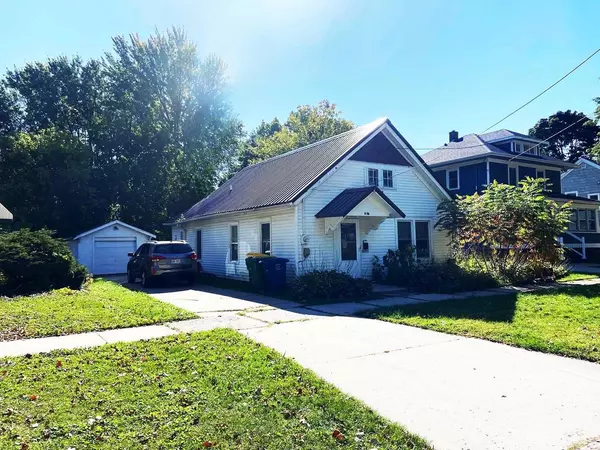815 S CLAY ST, Green Bay, WI 54301