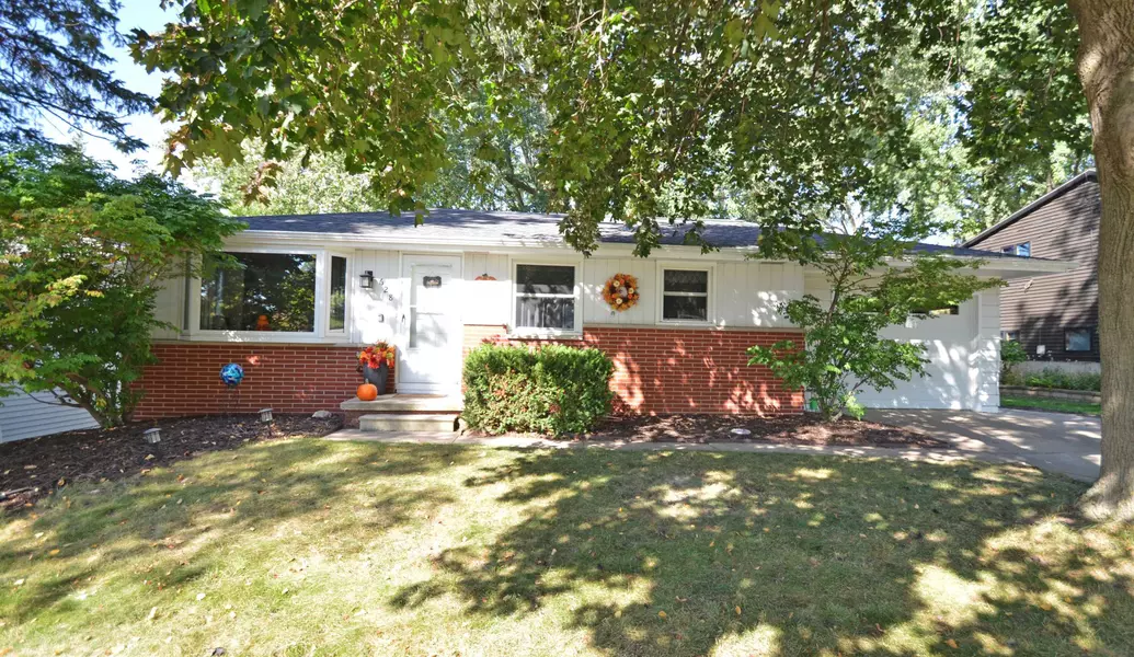 628 SKYLINE BLVD, Green Bay, WI 54302-4044