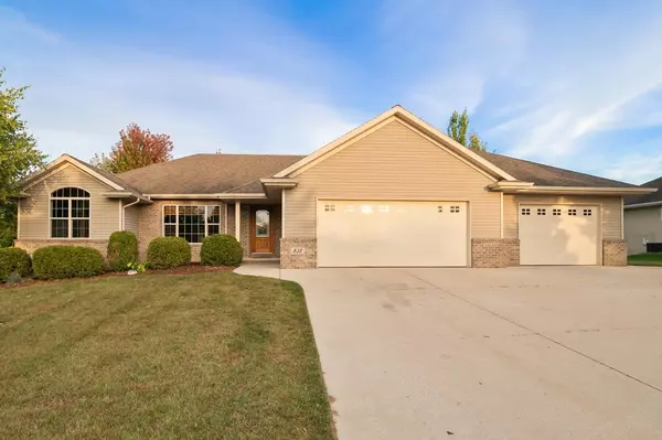 832 SEVERNDROOG WAY, Green Bay, WI 54313