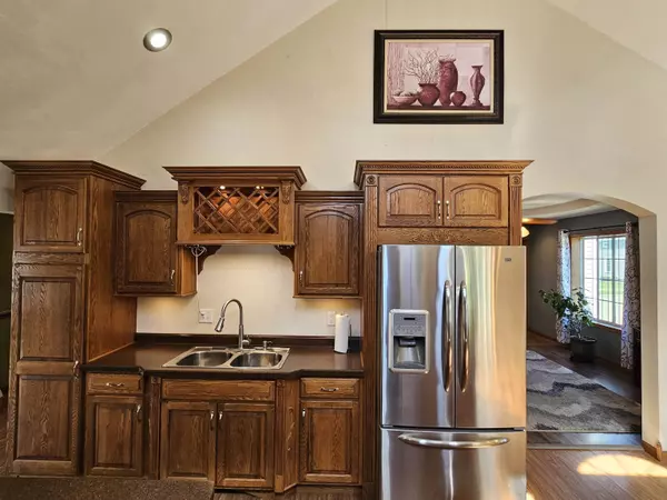 Oshkosh, WI 54902-5929,417 W 8TH AVE