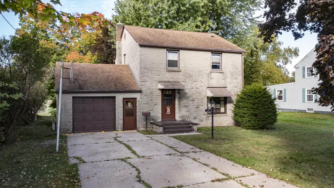 927 S BRIDGE ST, Manawa, WI 54949