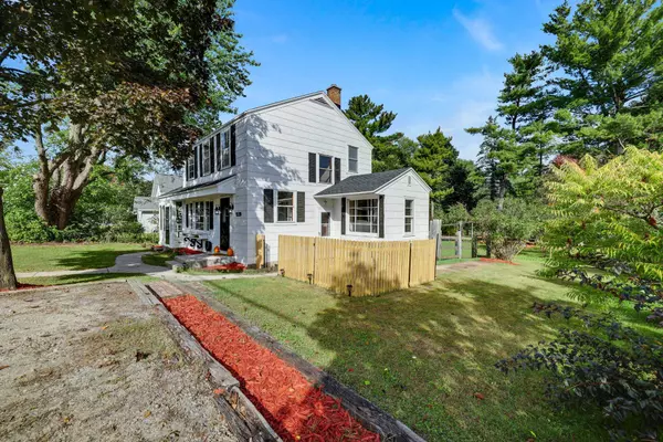 Weyauwega, WI 54983,110 W SUMNER ST