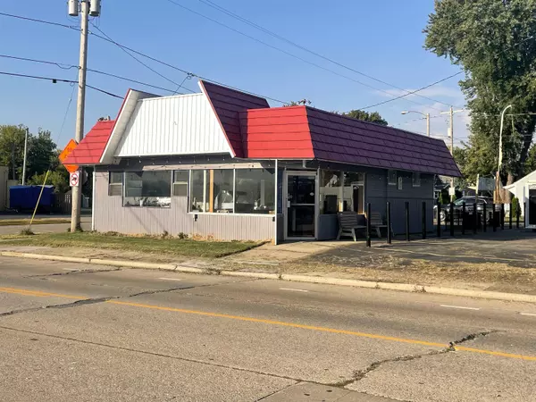 Oshkosh, WI 54902,1429 S MAIN ST