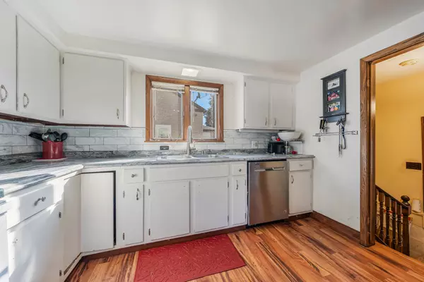 Kaukauna, WI 54130,417 W 11TH ST