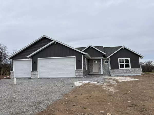 W7058 OTIS DR, Greenville, WI 54942