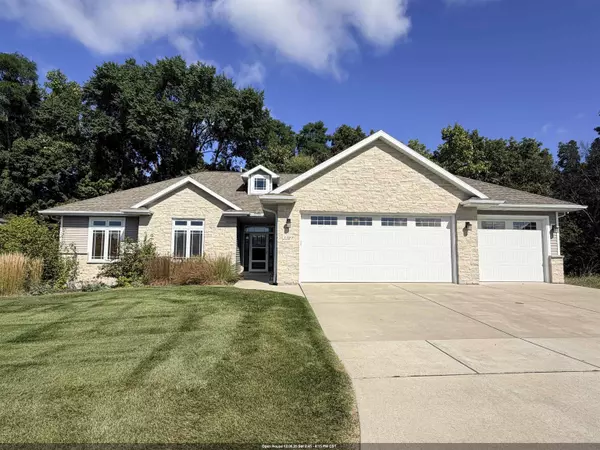 3327 LARGO RIDGE DR, Green Bay, WI 54311