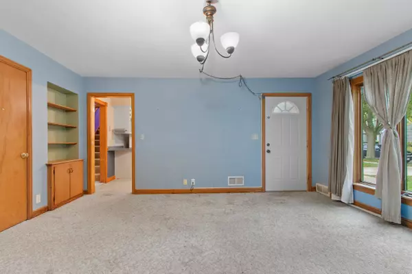 Appleton, WI 54915,216 W SEYMOUR ST