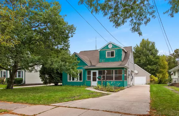 216 W SEYMOUR ST, Appleton, WI 54915