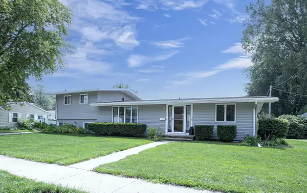 1707 E MELROSE AVE, Appleton, WI 54911-3318