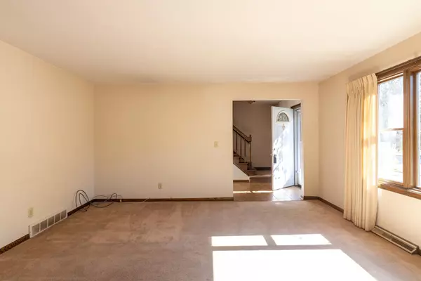 Oshkosh, WI 54904-8102,2450 ARCADIA AVE