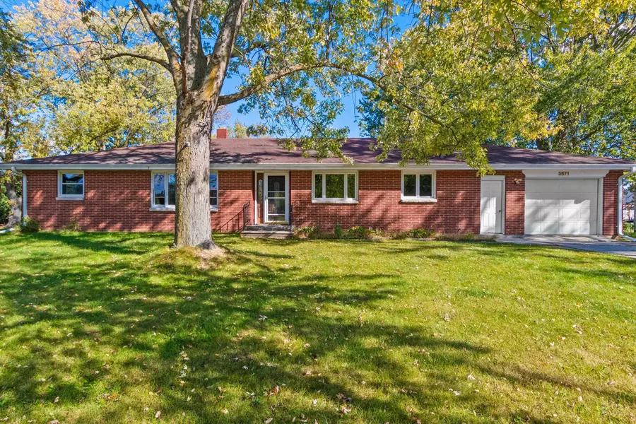 3571 SAND ACRES DR, De Pere, WI 54115