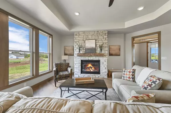 De Pere, WI 54115,1629 N HONEYSUCKLE CIR